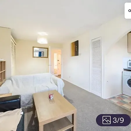 Three Bears Park Studio Flat شقة ليدز